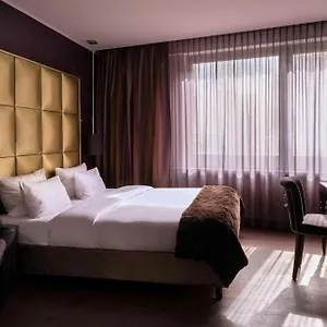 Отель Roomers Frankfurt Central, Autograph Collection, Франкфурт-на-Майне